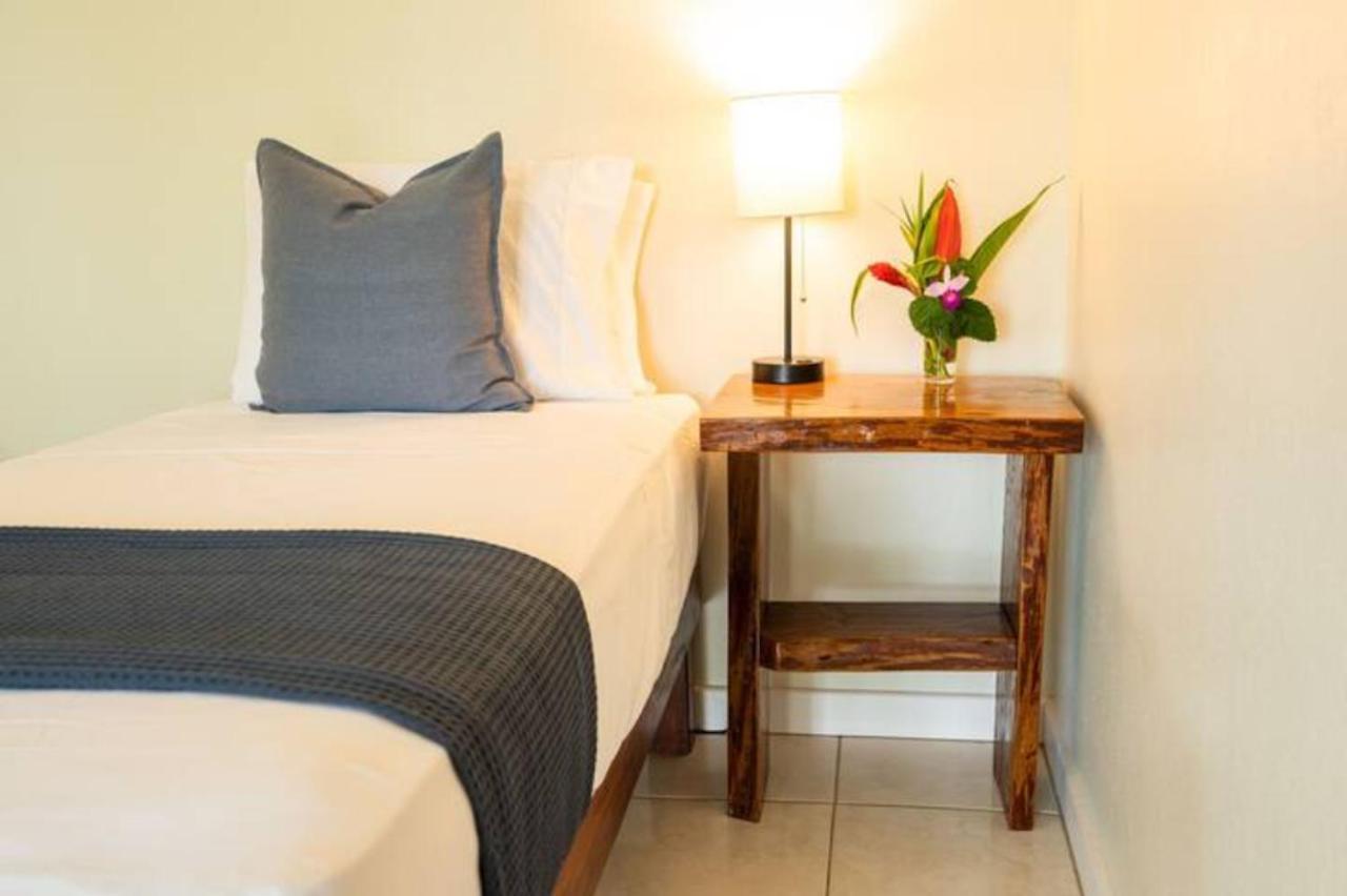 Casa Marlin Bed and Breakfast Bocas del Toro Esterno foto