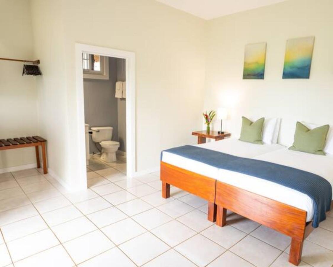 Casa Marlin Bed and Breakfast Bocas del Toro Esterno foto