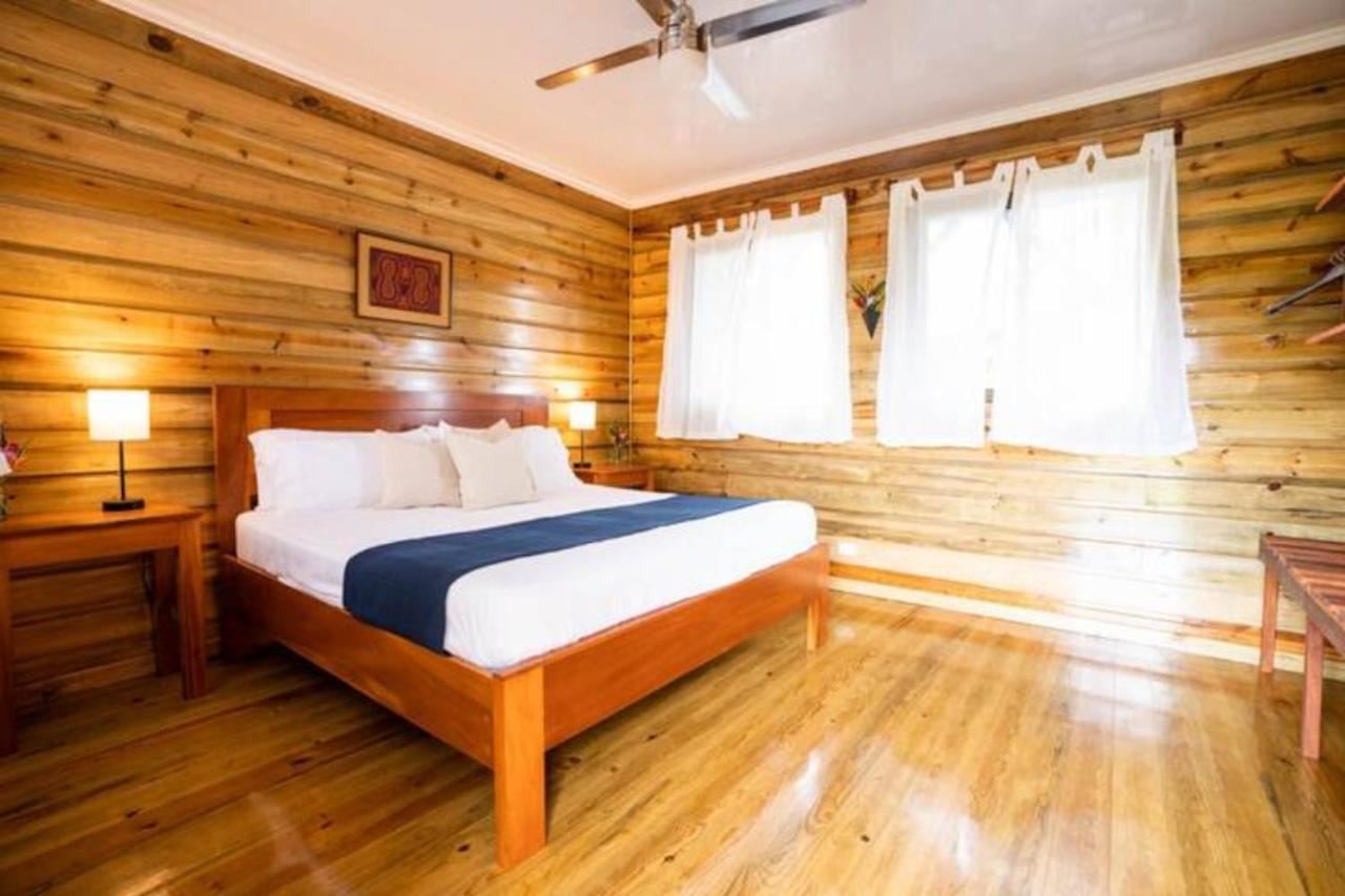 Casa Marlin Bed and Breakfast Bocas del Toro Esterno foto